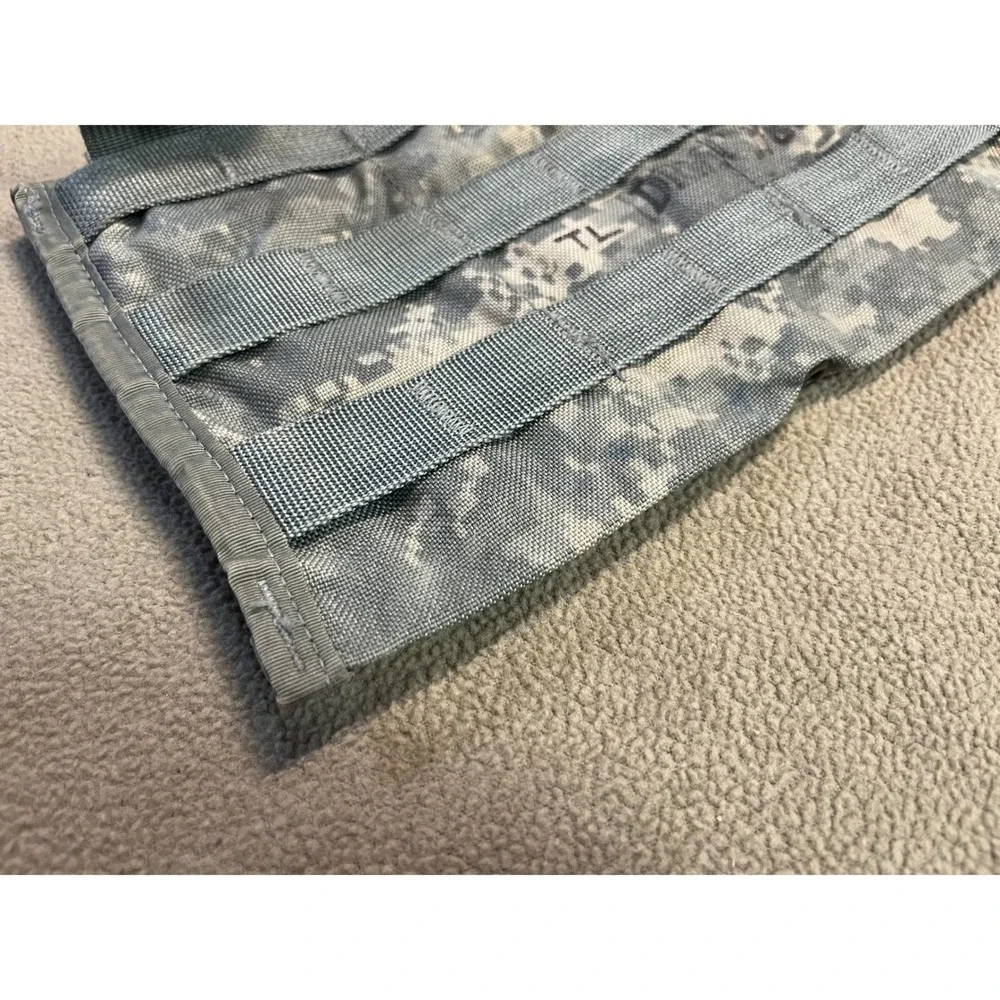 US Military Molle II Triple Mag Pouch, 3 Magazine ACU Digital, 8465-01-525-0598 - Picture 6 of 9
